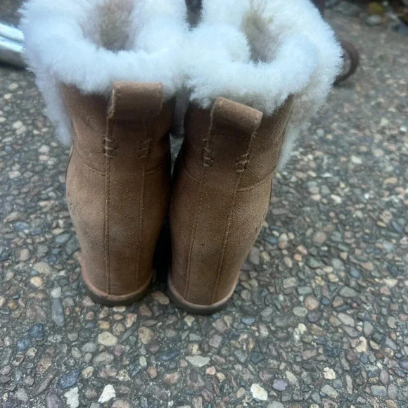 Ugg Seyline Shearling Tan Chestnut Suede Wedge Booties Size 8.5 - Picture 8 of 13